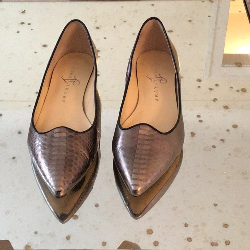 Ivanka Trump Flats in Bronze 6 1/2 size